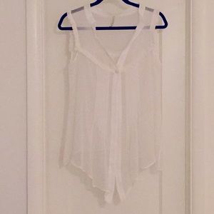 Sleeveless blouse